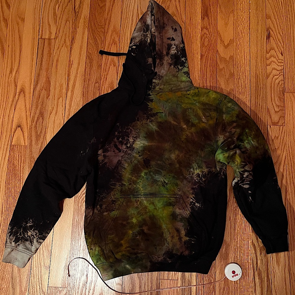 Women’s/Uni-sex, Dark Tye-die Hoodie, Size Medium,